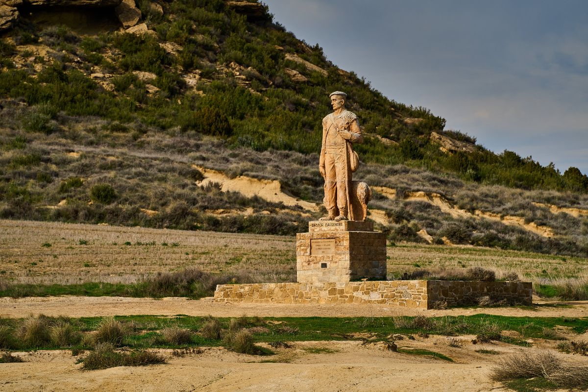 Descubre la Belleza de las Bardenas Reales y sus Alrededores - Okako ...